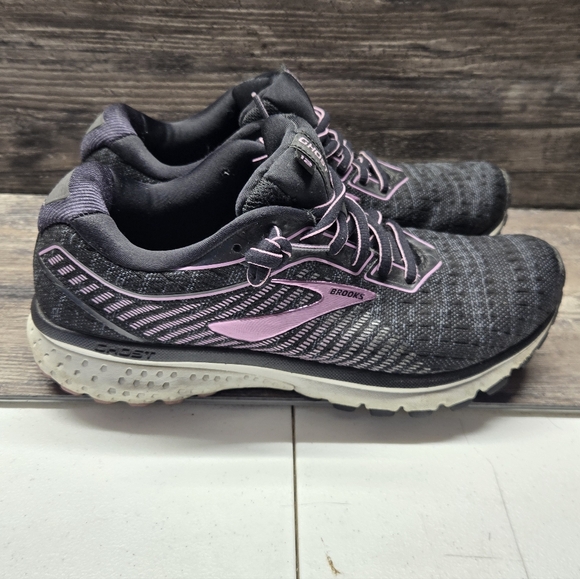 Brooks Ghost 12 Running Shoes, Black/Purple, Women's 8.5 M Tons On Miles Left - Picture 1 of 7